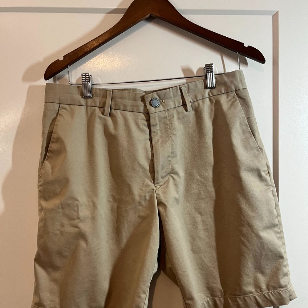 Banana Republic Aiden Short slim fit